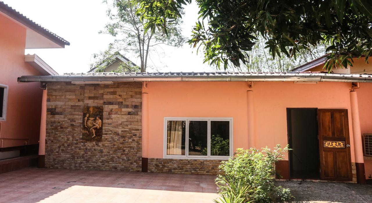Phalaburi Resort Ban Chang  Extérieur photo